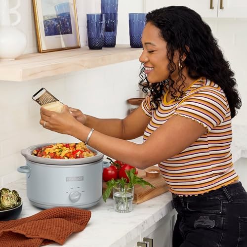 4.5 Quart Manual Slow Cooker – Macaroon Blue - Curated Catalog H8